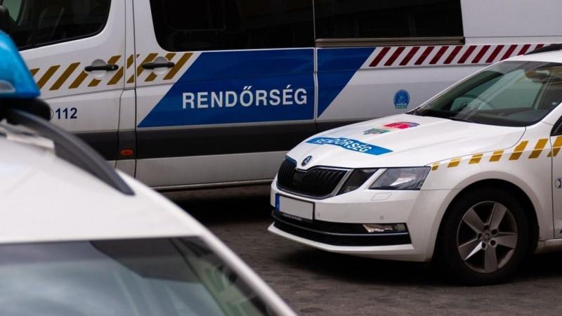 Békéscsaba utcáin rejtőzhet az a fiatal, aki barátnőjét bántalmazta.