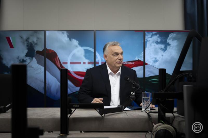 Orbán Viktor kijelentette, hogy Zelenszkijnek és Von der Leyennek elsősorban arra kellene fókuszálnia, hogy a kényszersorozások során senki ne veszítse életét!