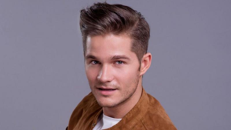 Már csak néhány óra választ el minket attól, hogy Veréb Tomi női szerepben ragyogjon a színpadon. Izgalommal várjuk, hogy ismét támogathassuk miskolci kedvencünket!