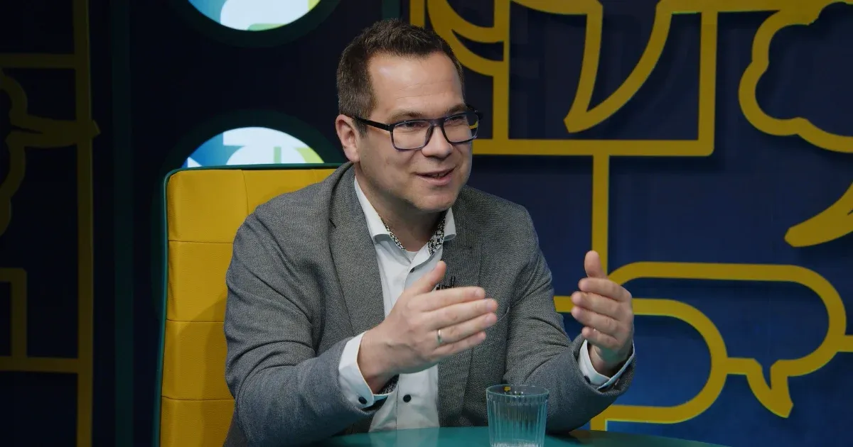 A magyar ingatlanpiac sajátos jelensége: amikor a szekér gyorsan halad, mindenki teljes erőbedobással pörgeti a gázt, de ha egyszer megáll, azonnal mindenki kiszáll a játékból.