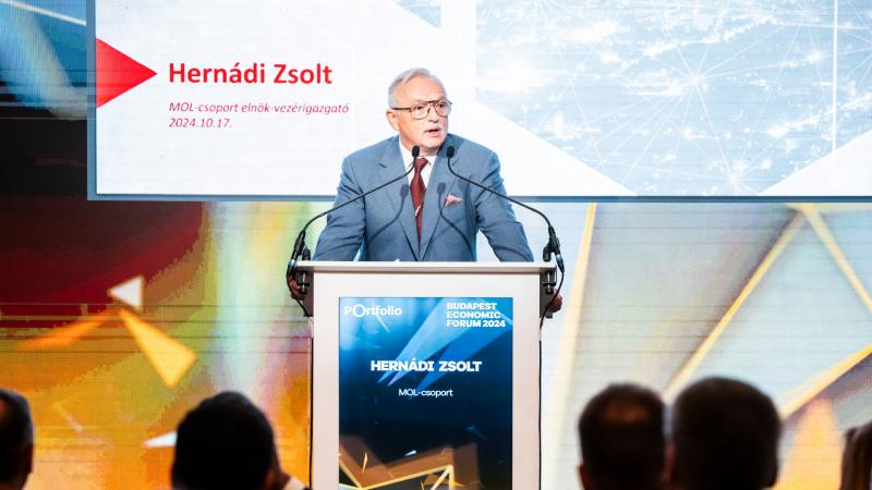 A Mol vezetői összesen 622 millió forint értékben részesültek részvényekben.