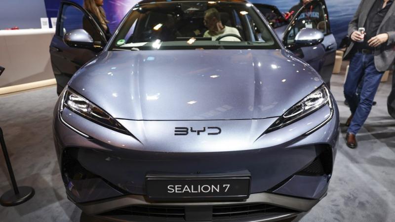 Magyarországon fog megnyílni a kínai BYD elektromosautó-gyártó európai központja, ami jelentős lépés a hazai autóipar fejlődése szempontjából.