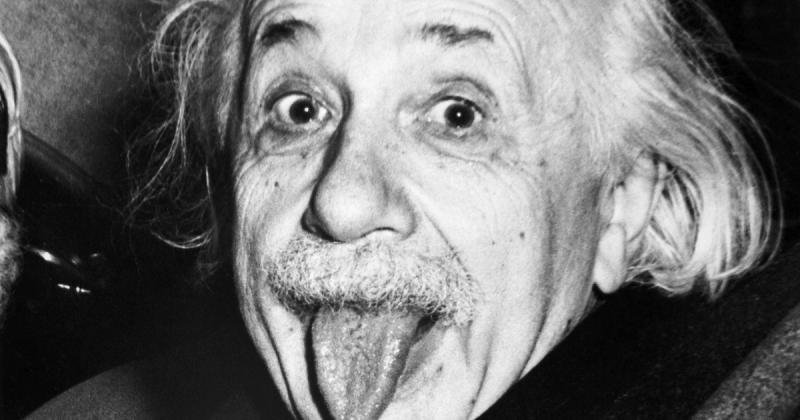 Einstein véleménye szerint a boldogság titka mindössze egy mondatban összefoglalható.