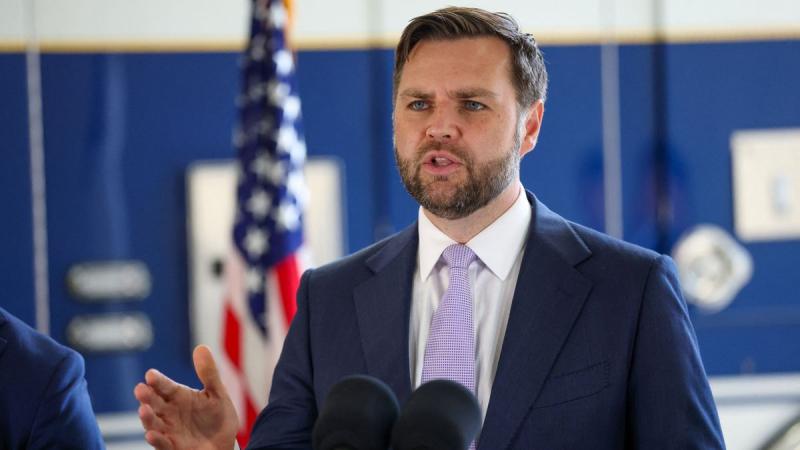 Trump alelnöke hangsúlyozta, hogy az Egyesült Államok nem kíván részt venni egy újabb, hosszan elnyúló közel-keleti konfliktusban.