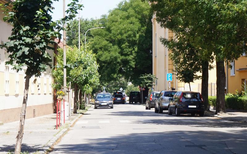 Tizenhét komáromi utca új arculatot nyerhet a közeljövőben, köszönhetően a több millió eurós beruházásnak.