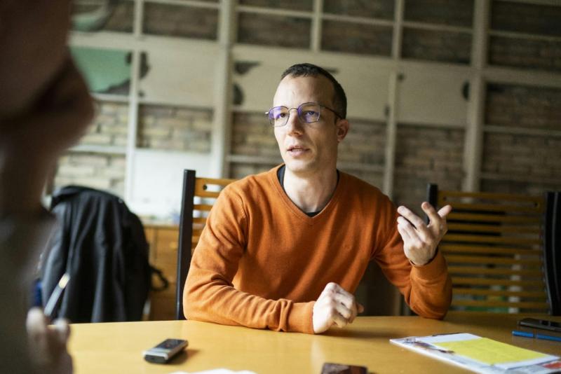 Rendkívül aggasztó, hogy a legújabb támogatott lakáshitel konstrukció már kétszer is súlyosan megviselte számos család életét, romba döntve az álmaikat.