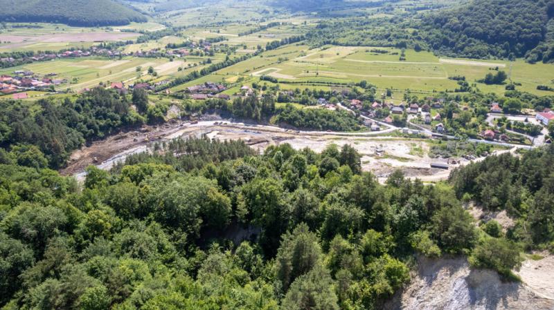 A román kormány pénzügyi támogatást biztosított a parajdi sótalanító berendezések beszerzésére, ezzel is elősegítve a helyi gazdaság fejlődését. | Vajdaság MA