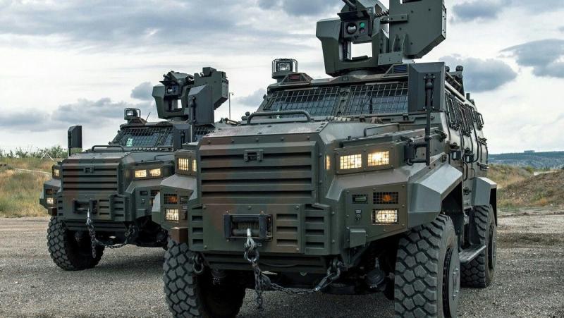 A honvédség hadgyakorlatot rendez, és ennek következtében katonai járművek sokasága vonul végig az utakon. -- Totalcar