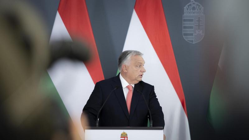 Orbán Viktor azzal vádolta meg Magyar Pétert, hogy az ukrán érdekeket szolgálja, míg a Tisza Párt elnöke viszont oroszpártisággal illette a miniszterelnököt.