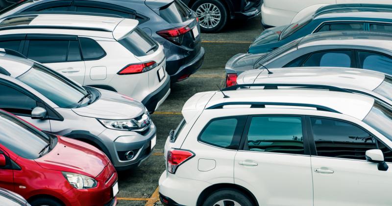 Növekvő autó, magasabb parkolási díjak: ez a város bevezeti az SUV-adót!