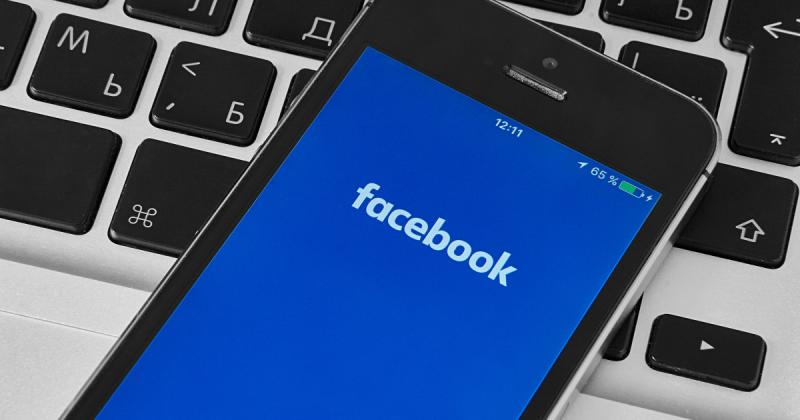 Innét kezdve, egy bizonyos idő elteltével törölhetik a Facebook-fiókodat, ha politikai témákkal foglalkozol.