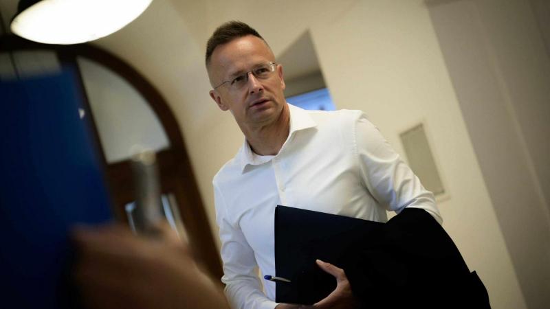 Szijjártó Péter kifejtette, hogy a csúcstalálkozó megrendezéséig várhatóan számos álhír fog terjedni.