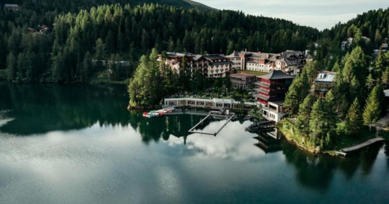 A karintiai síparadicsom nem csupán télen kínál élményeket, hanem az év bármely szakában felfedezhető varázslatos helyszín.